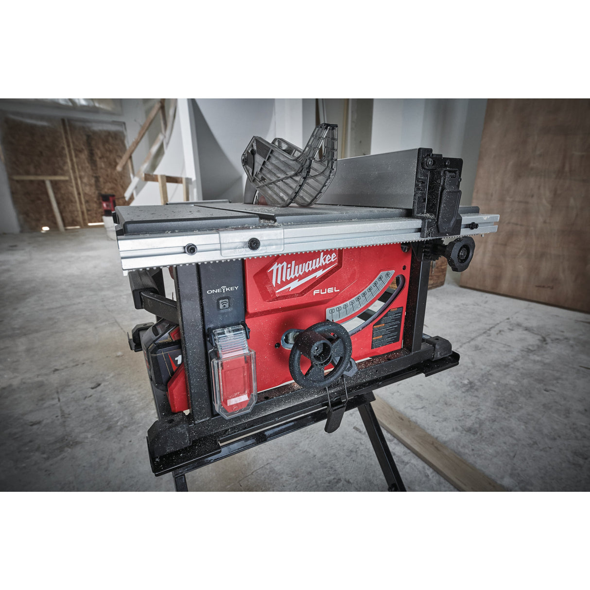 Fierăstrău cu masă M18 FUEL™ ONE-KEY™ Milwaukee