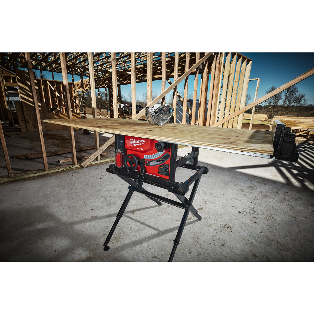 Fierăstrău cu masă M18 FUEL™ ONE-KEY™ Milwaukee