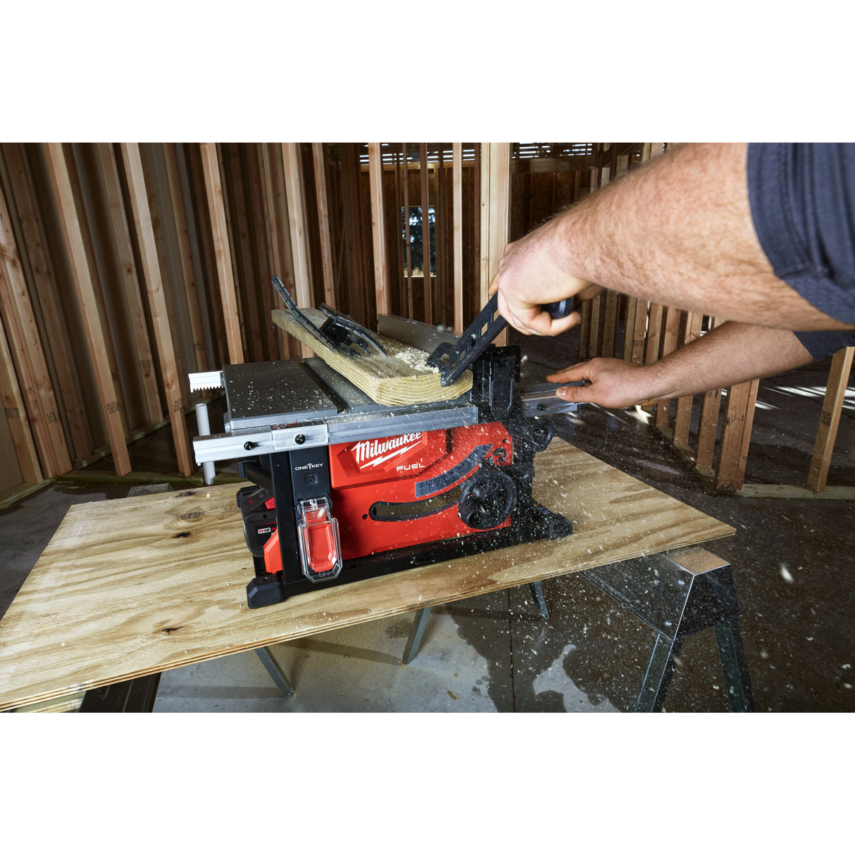Milwaukee 4933499179 M18 FTS210-121B Fierăstrău cu masă M18 FUEL™ one-key™