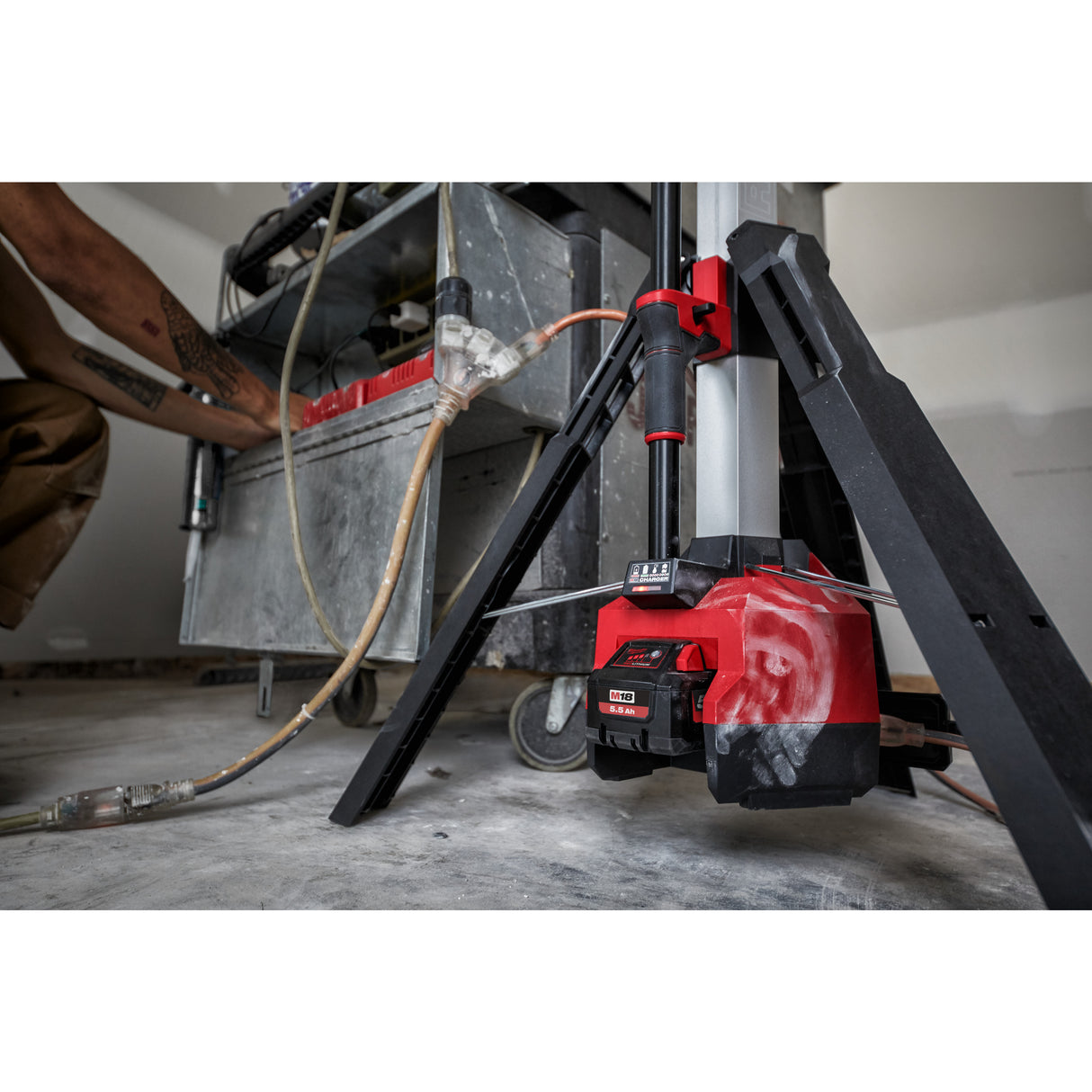 Milwaukee M18hosalc-0 turn ilum. cu încărc.   4933478116