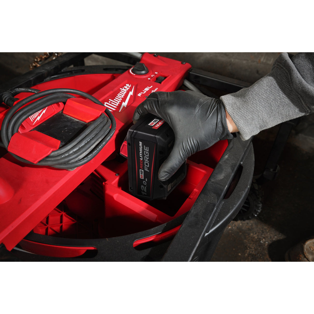 M18 HSFSM Mașină desfundare M18™ cu ax flexibil de mare viteză Milwaukee