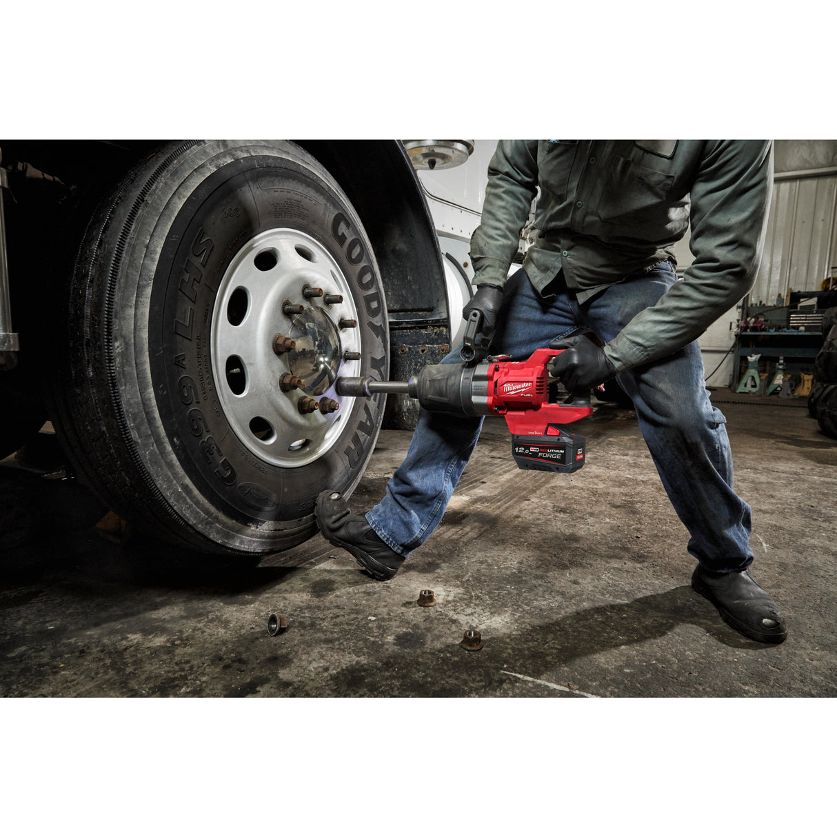 Milwaukee M18ONEFHIWF1D-121C Cheie de impact 1˝ ONE-KEY™ M18 FUEL™ cu mâner-D, cuplu ridicat, inel de fixare și gât lung 4933499251
