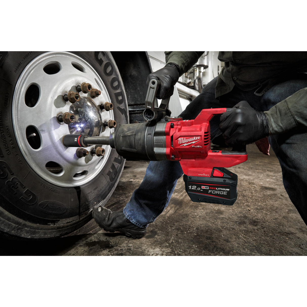 Milwaukee M18ONEFHIWF1D-121C Cheie de impact 1˝ ONE-KEY™ M18 FUEL™ cu mâner-D, cuplu ridicat, inel de fixare și gât lung 4933499251