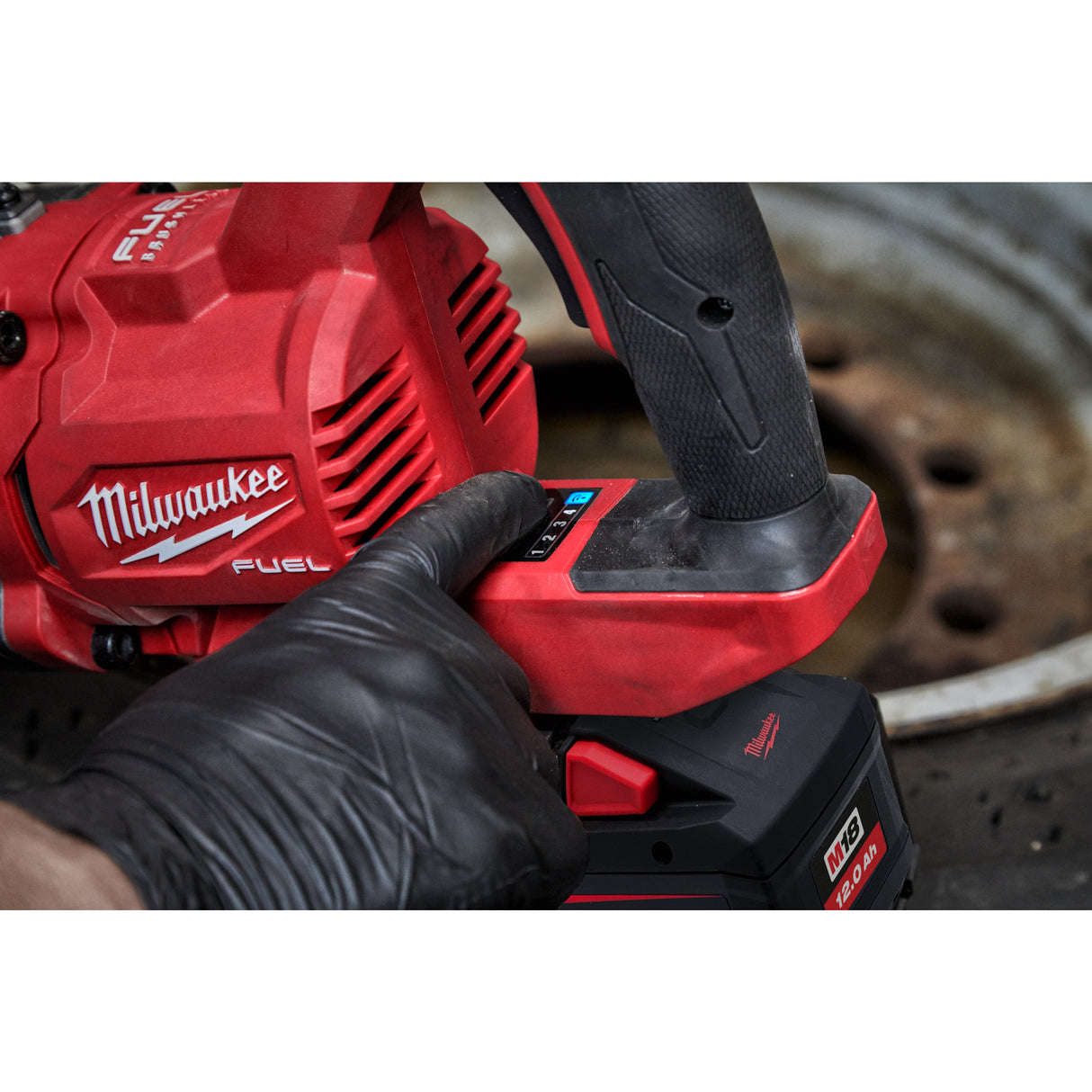 Milwaukee M18ONEFHIWF1D-121C Cheie de impact 1˝ ONE-KEY™ M18 FUEL™ cu mâner-D, cuplu ridicat, inel de fixare și gât lung 4933499251