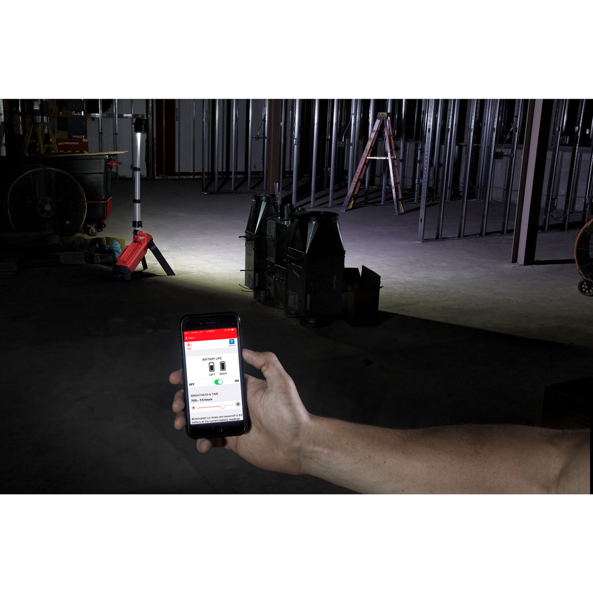 Milwaukee M18onersal turn de iluminat   4933459431