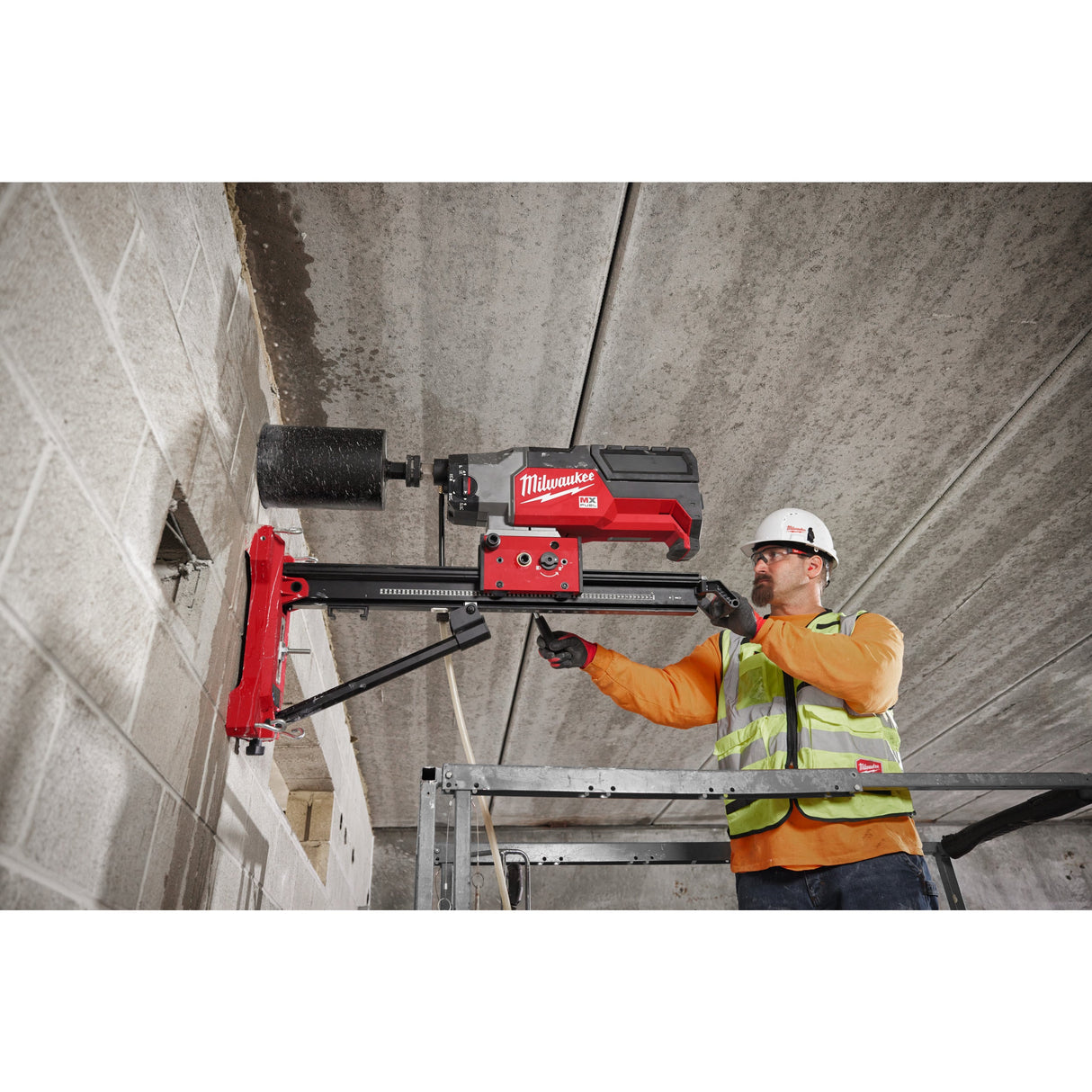 MXF DCD350 KIT Mașină de găurit cu carotă diamantată 350 mm MX FUEL™ Milwaukee