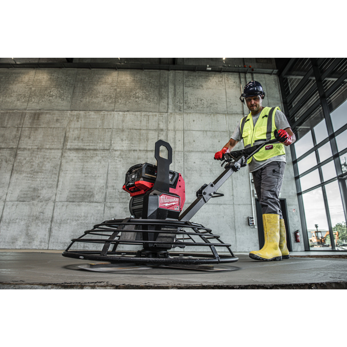 Milwaukee 4933498326 MXF WBT90-0 Mașină de finisat beton mx FUEL™ 900 mm