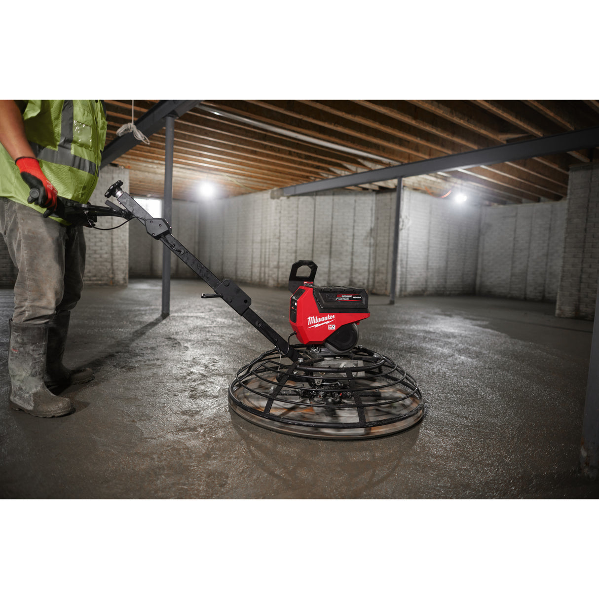 Milwaukee 4933498326 MXF WBT90-0 Mașină de finisat beton mx FUEL™ 900 mm