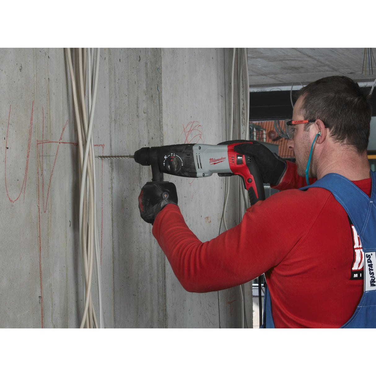 PH 28 Ciocan rotopercutor SDS-Plus, 3 moduri Milwaukee